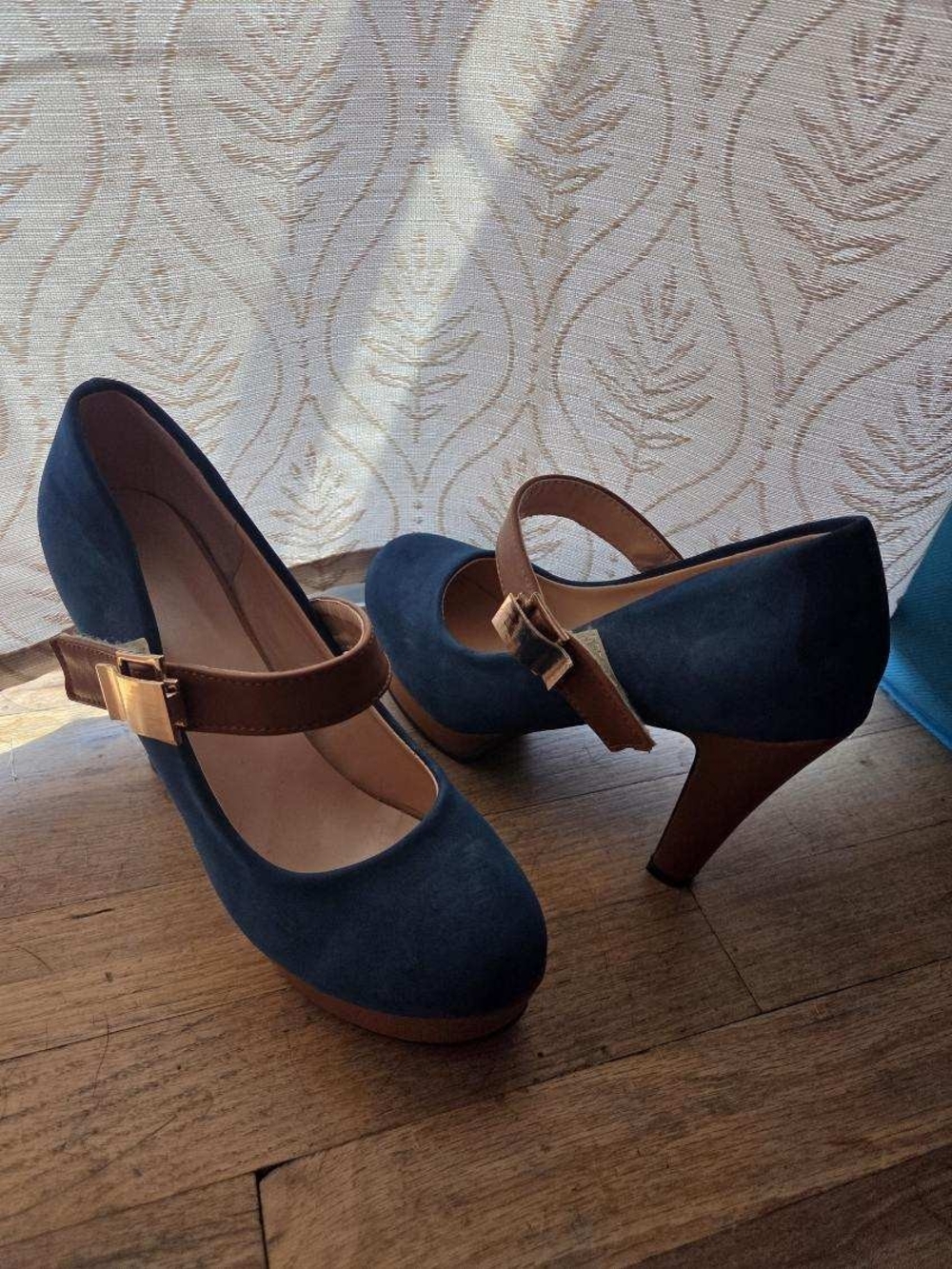 Classic Navy Mary Jane Platform Heels with Brown Strap - Picture 4 of 6